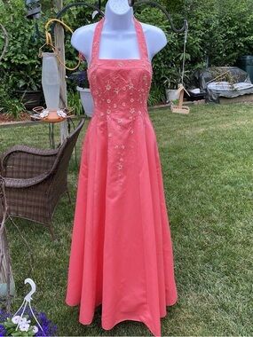 Vintage 90s pink Morgan and Co embroidered halter prom dress sz 3/4
